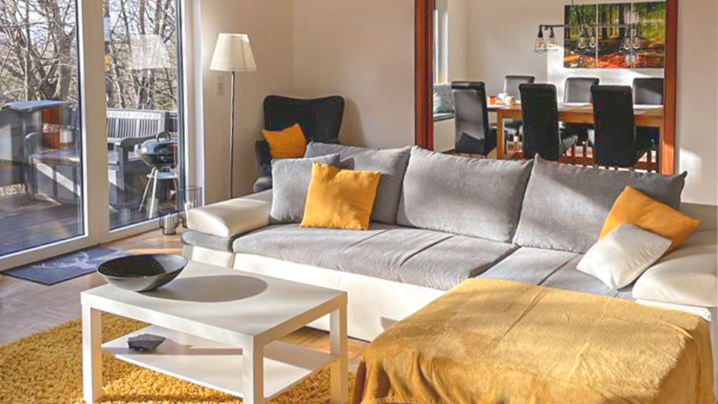 Obere Wohnung Wohnzimmer 1